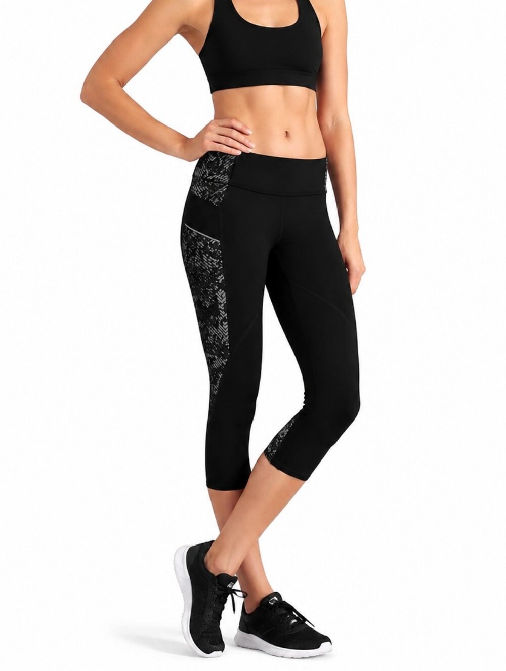 Athleta Revolve Black Snakeskin Capri Leggings Medium Yoga Activewear